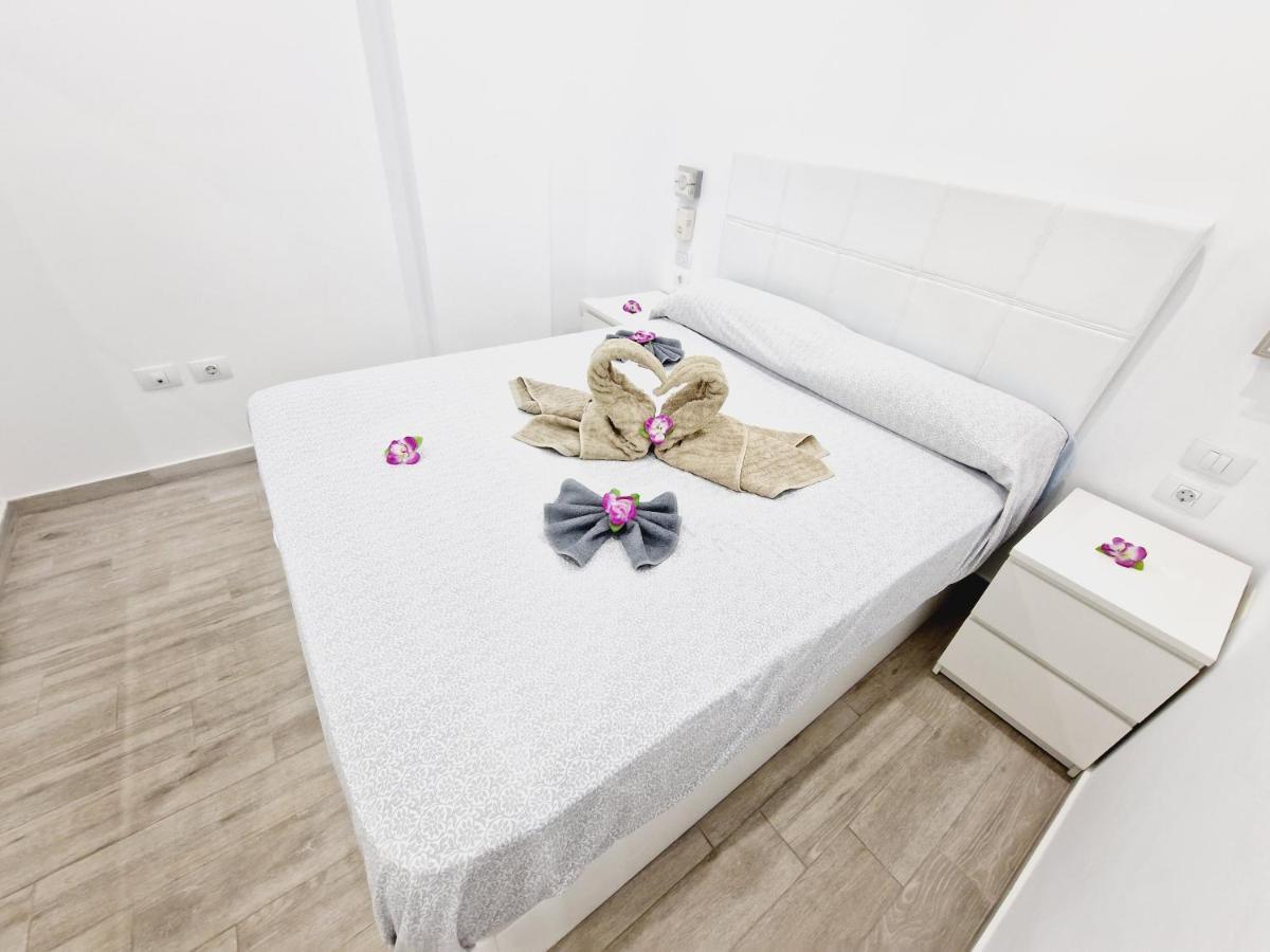 Luxury San Marino Apartment & Pool View Los Cristianos  Kültér fotó
